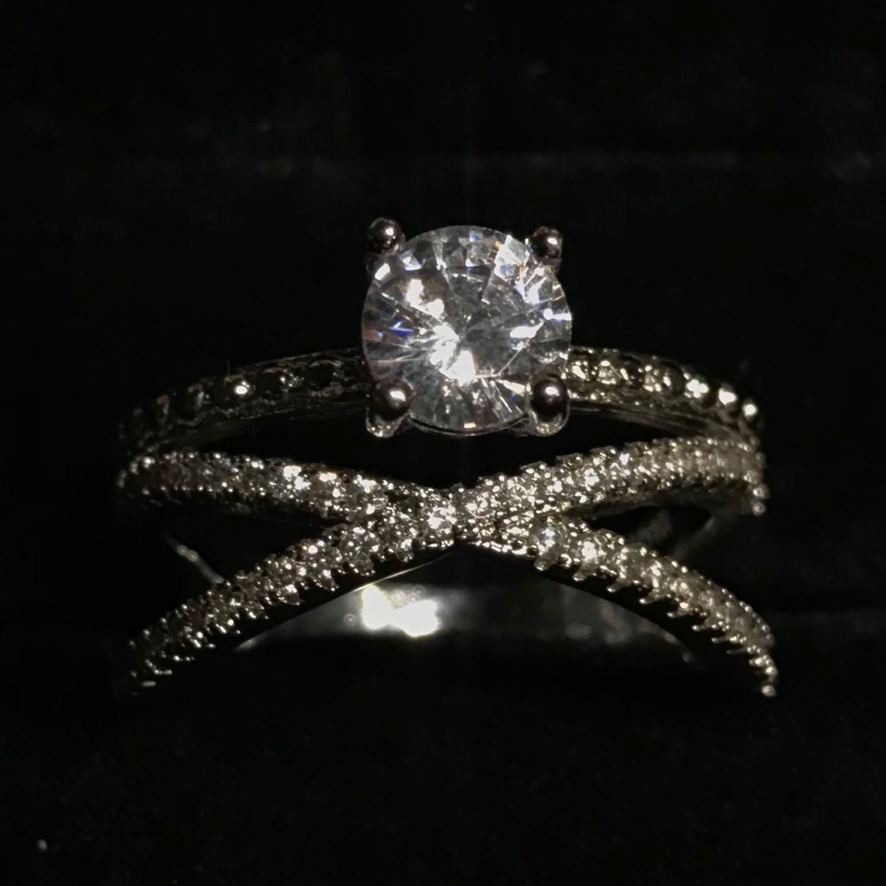 Size 7, Sterling Silver “Diamond” Ring